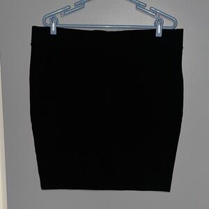 Torrid size 2, midi black pencil skirt